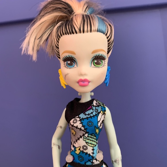 MONSTER HIGH FRANKIE STEIN “HOW DO YOU BOO” DOLL - Picture 2 of 7